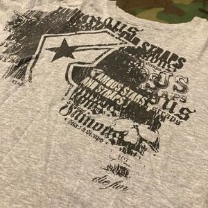 Famous stars and Straps repeat graphic tee‎ skull vtg y2k size M/18.